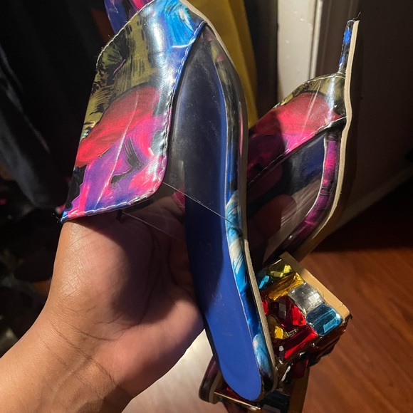 Heels - Picture 8 of 9